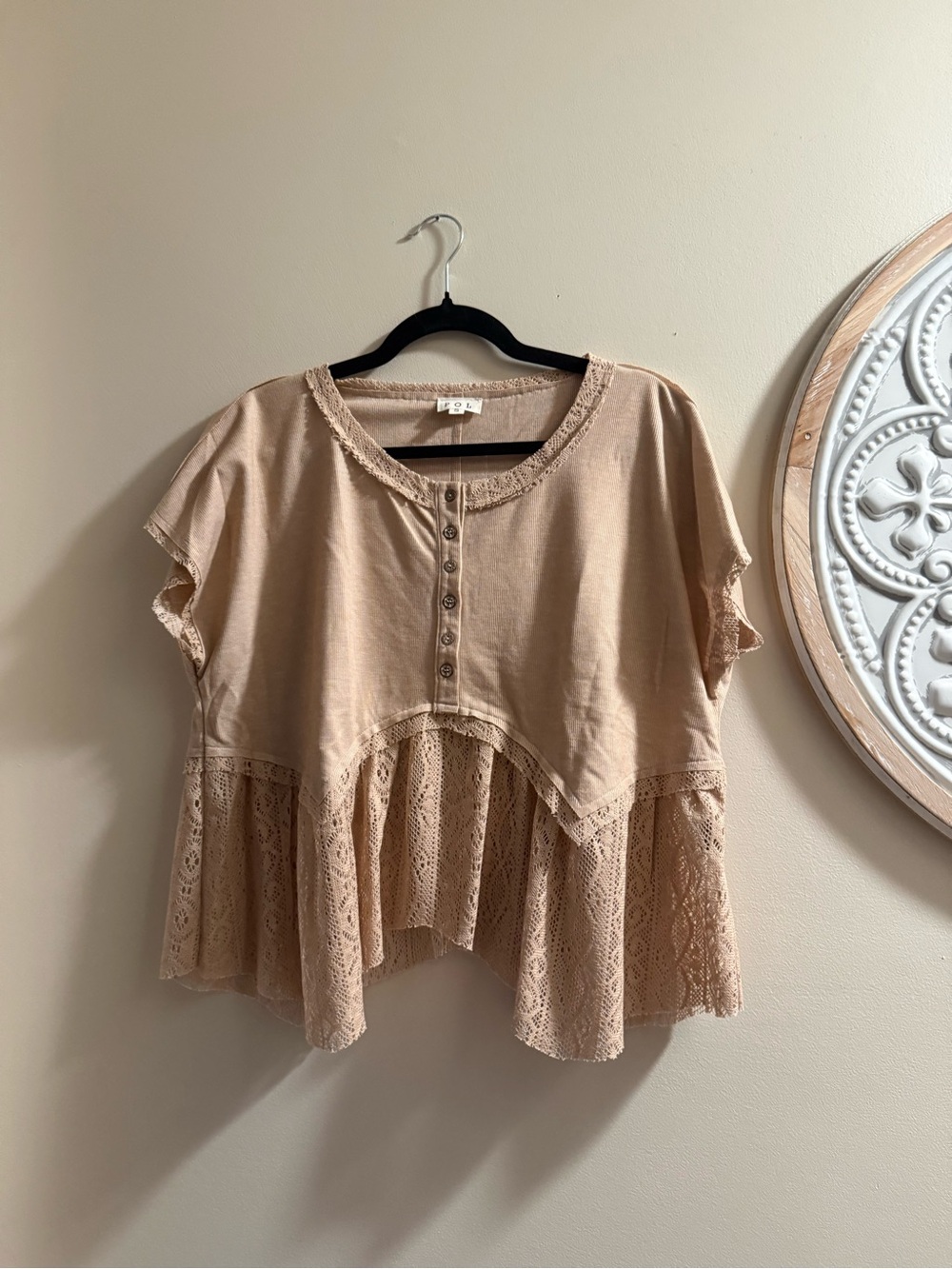 POL Lace-Hem Button Front Peplum Top in Beige